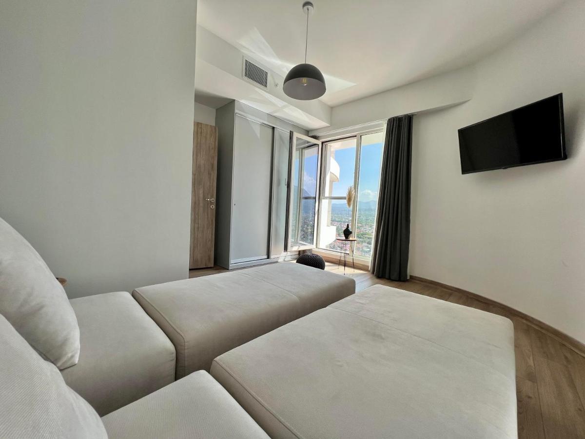 Merdz Spa & Fitness Sky Apartment سكوبجي المظهر الخارجي الصورة
